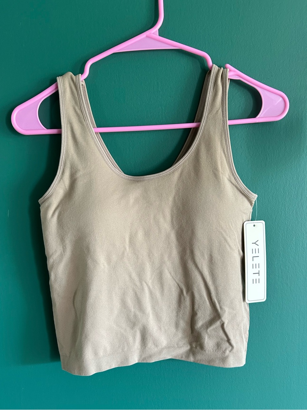 Yelete Women's Scoop Neck Tank Top in Light Taupe One Size
